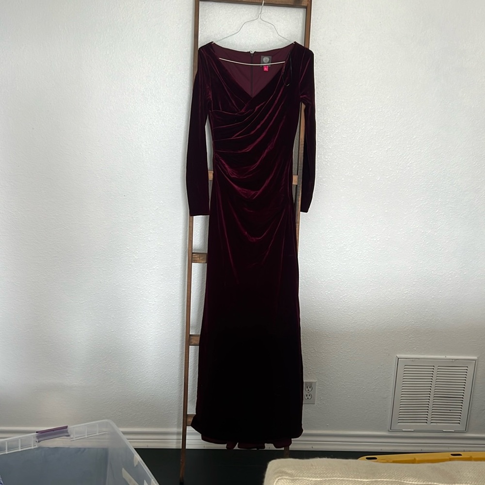 Vince camuto burgundy velvet dress